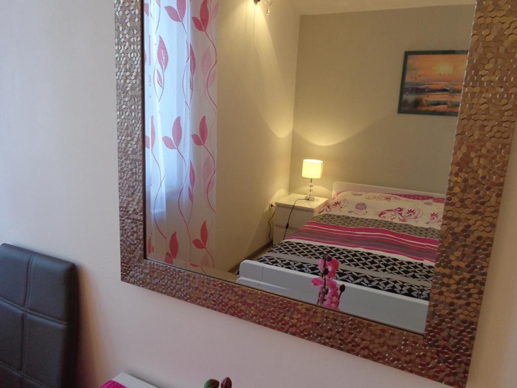 I & S Apartments Vodice Exterior foto