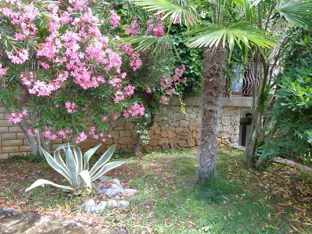 I & S Apartments Vodice Exterior foto