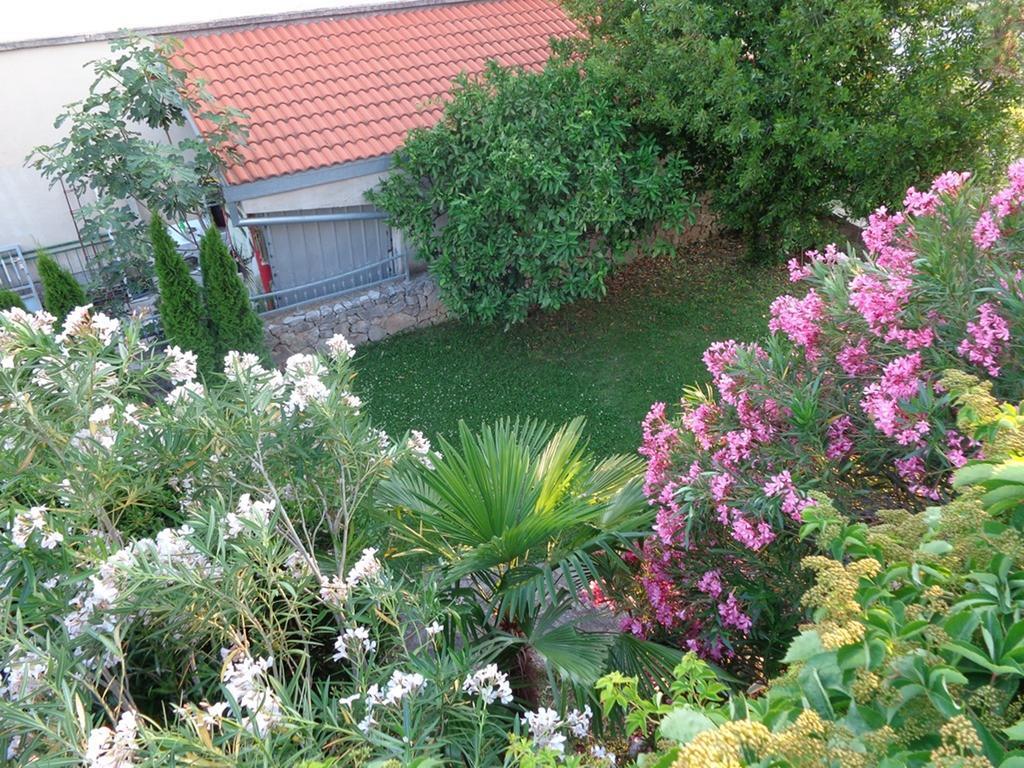 I & S Apartments Vodice Exterior foto
