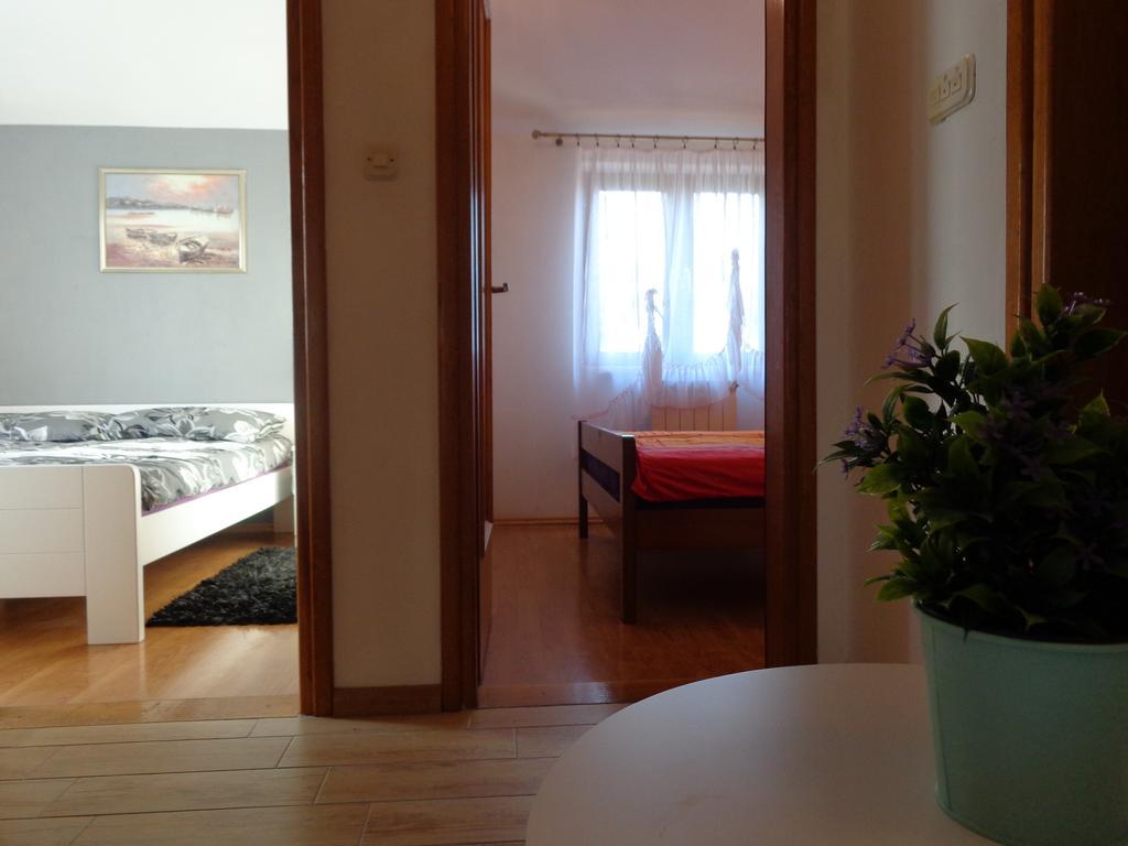 I & S Apartments Vodice Exterior foto
